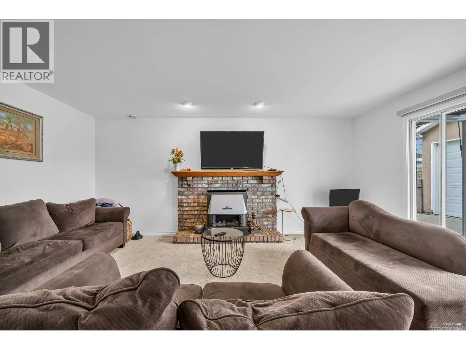 6585 HOLLY PARK DRIVE
