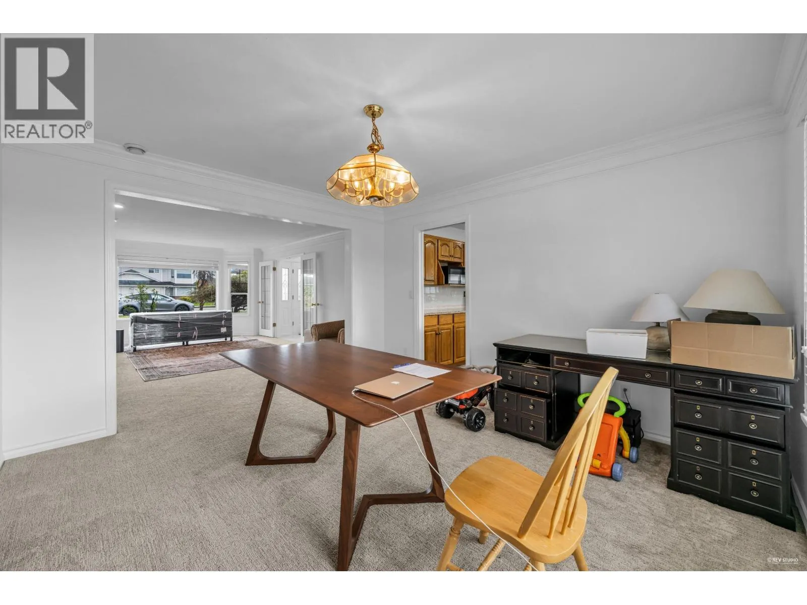 6585 HOLLY PARK DRIVE