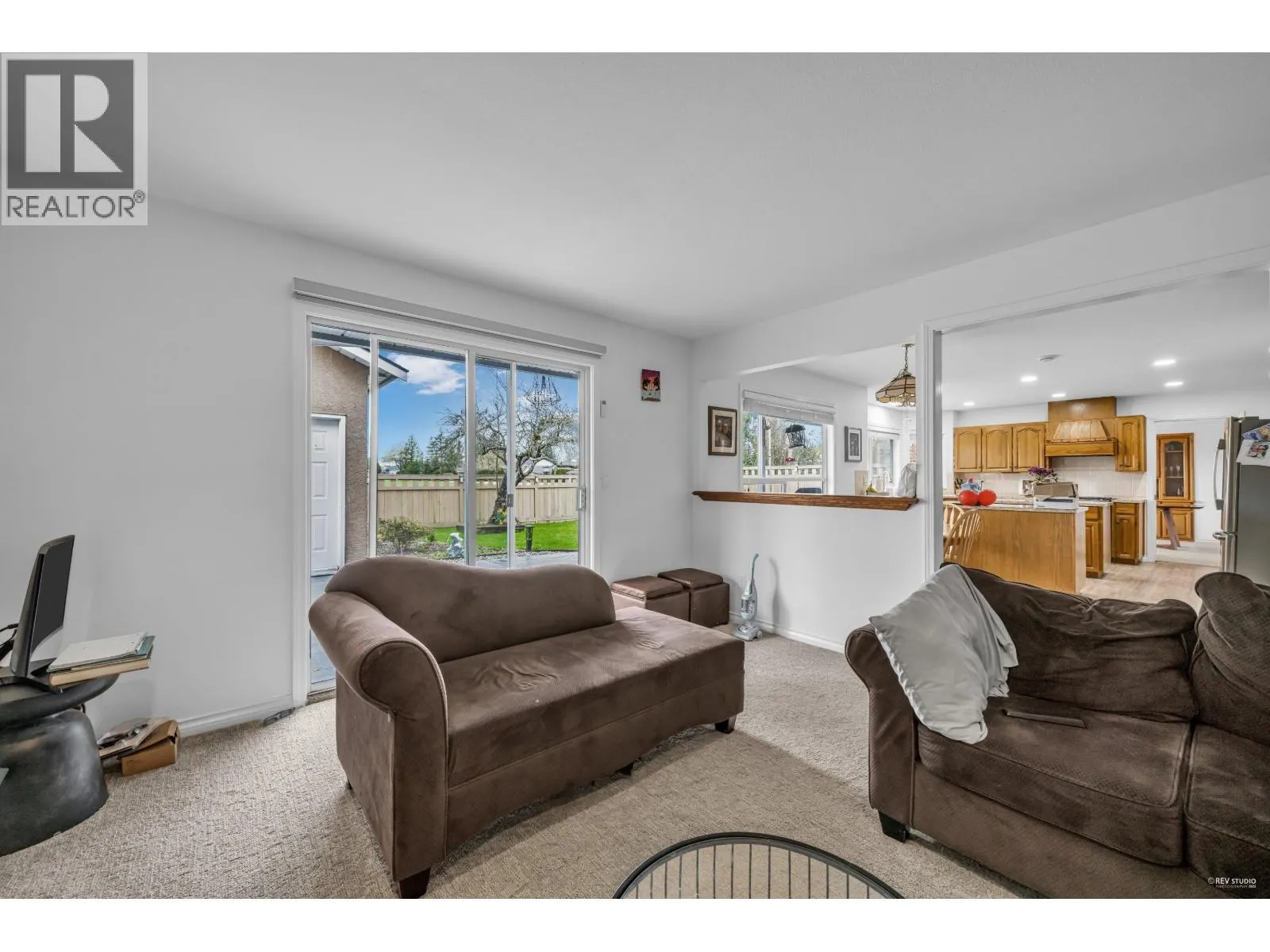 6585 HOLLY PARK DRIVE