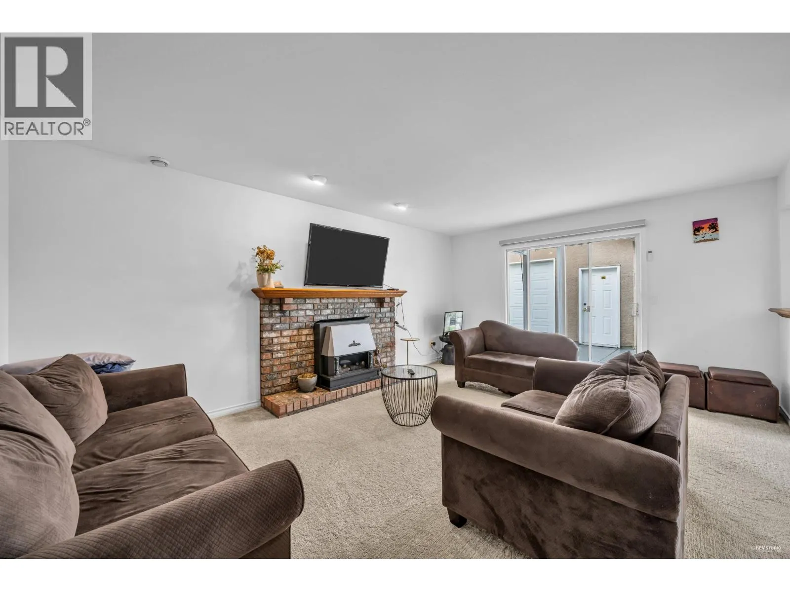 6585 HOLLY PARK DRIVE