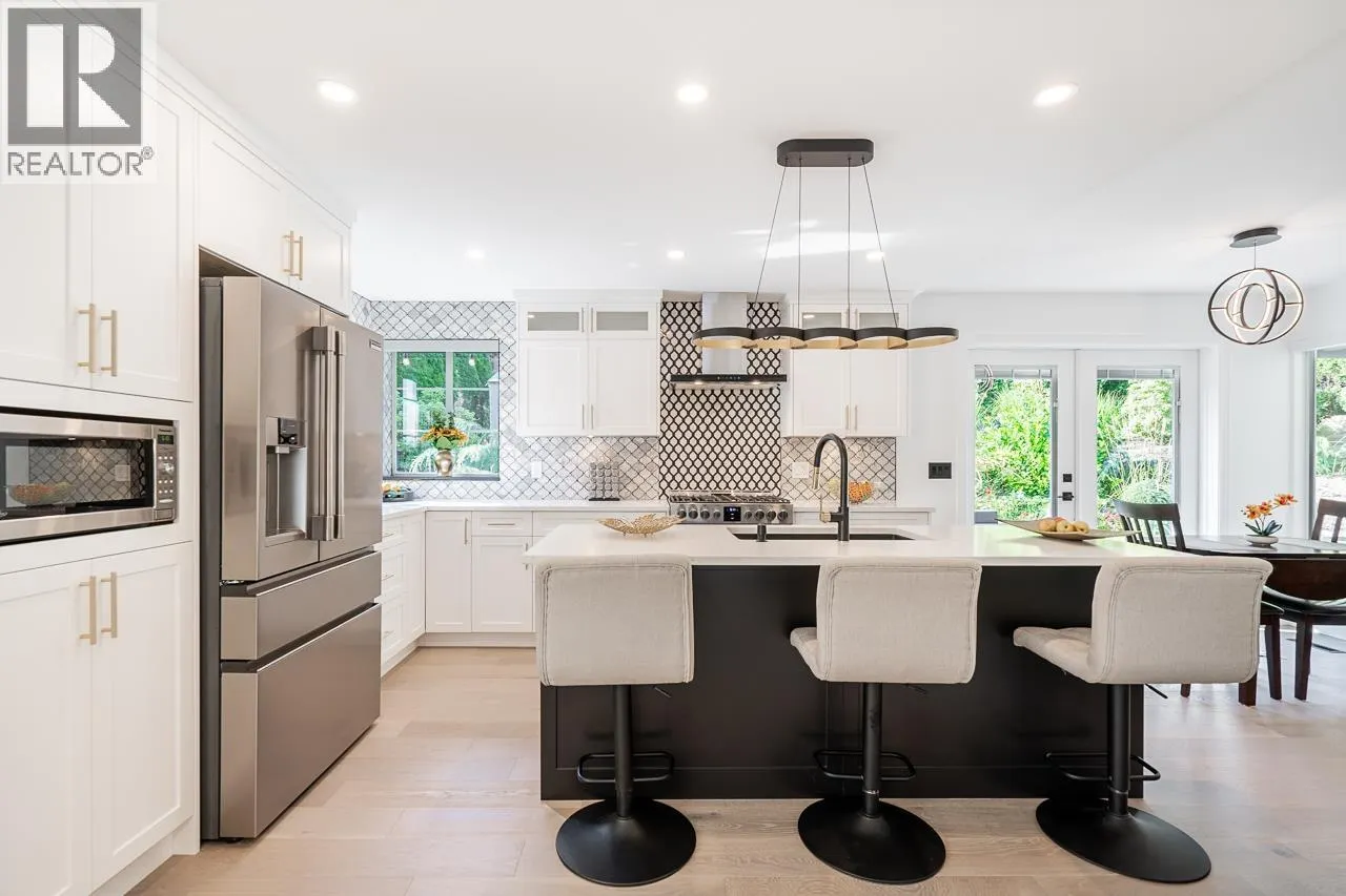 2637 SANDSTONE CRESCENT