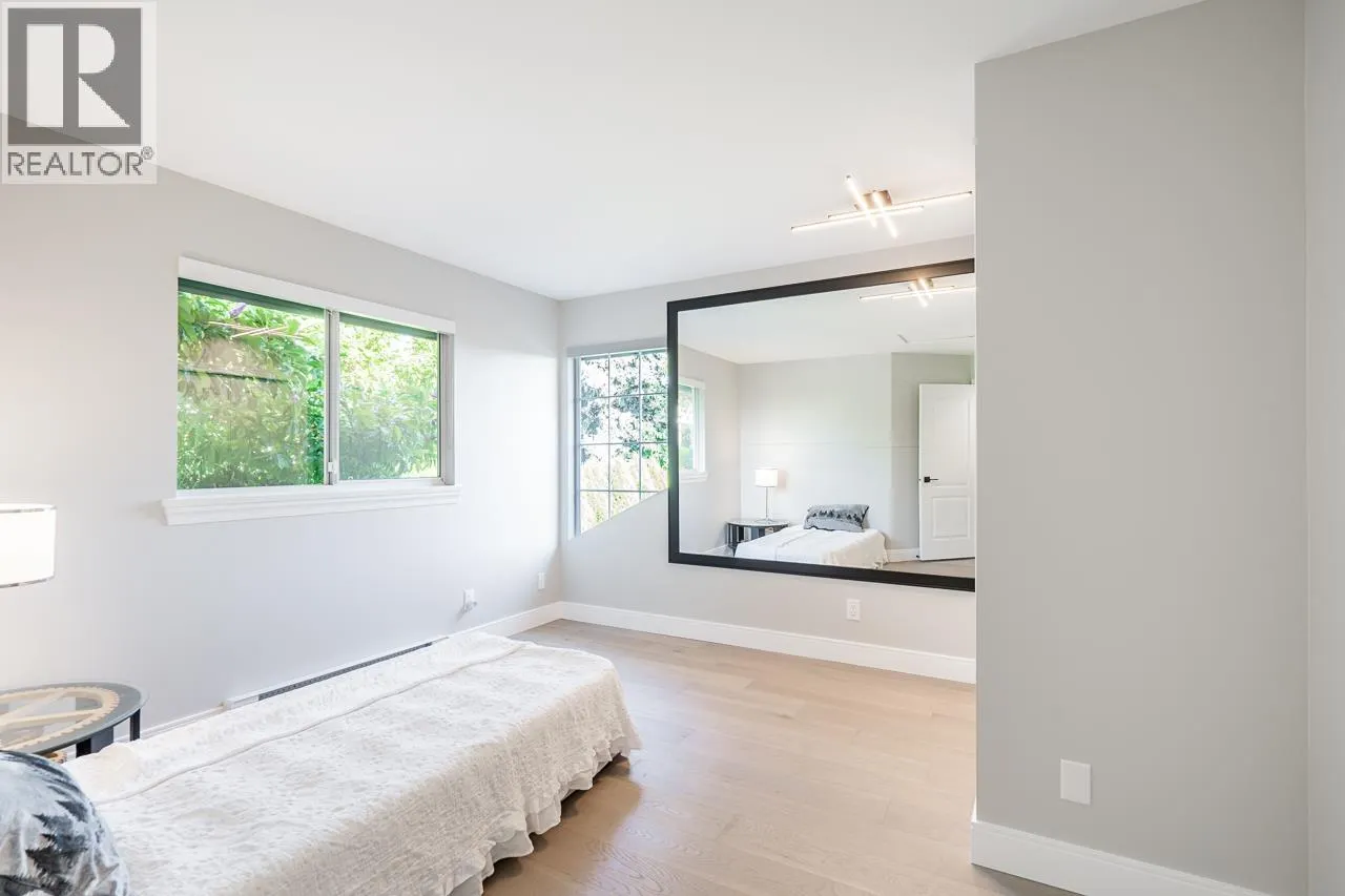 2637 SANDSTONE CRESCENT