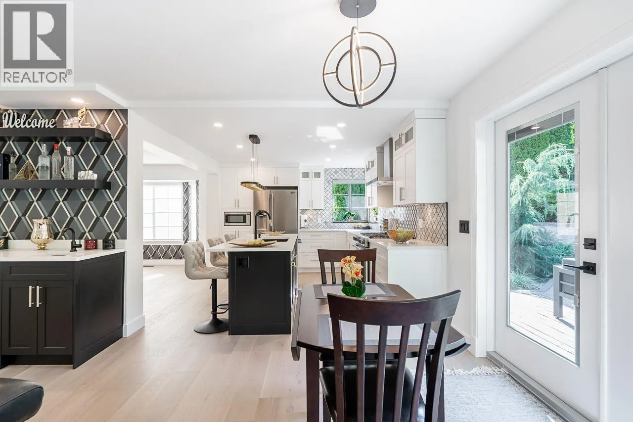 2637 SANDSTONE CRESCENT