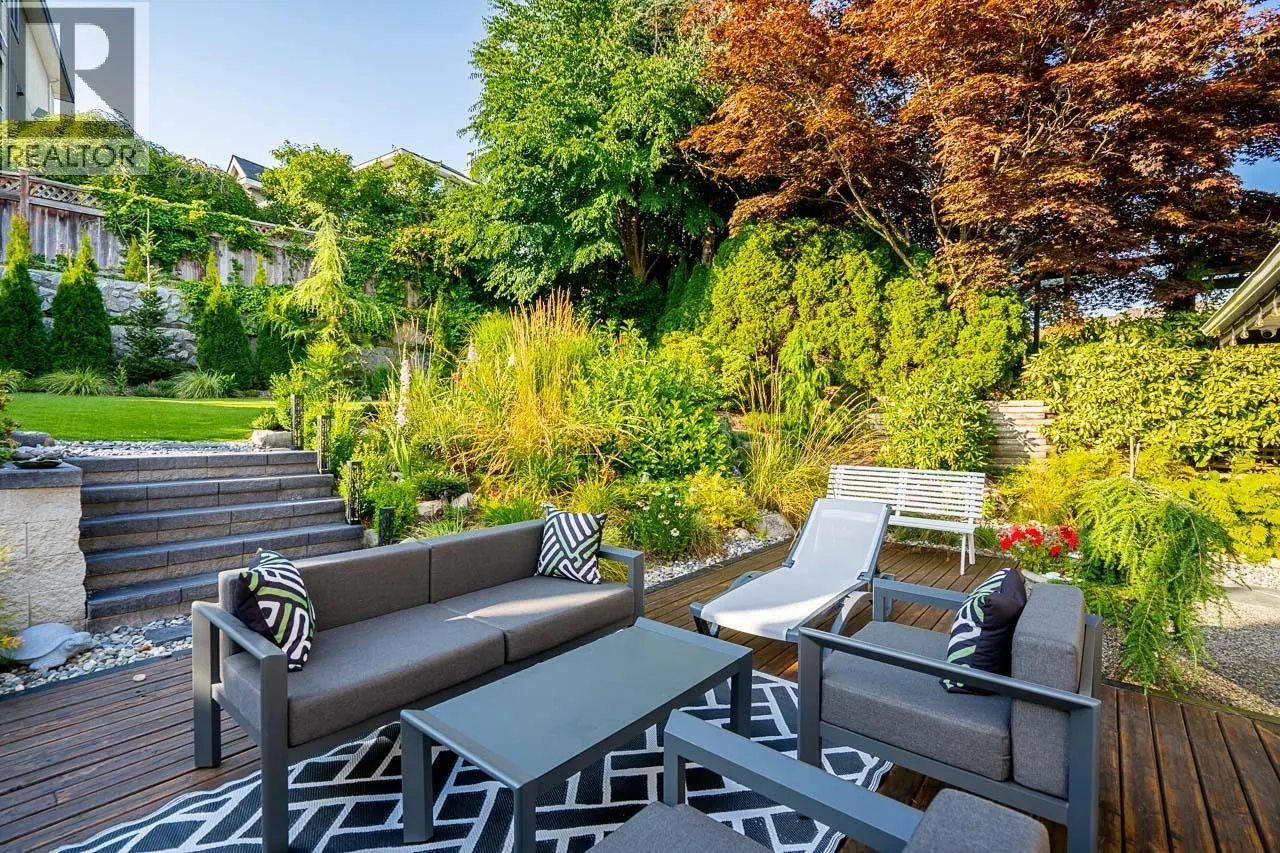 2637 SANDSTONE CRESCENT