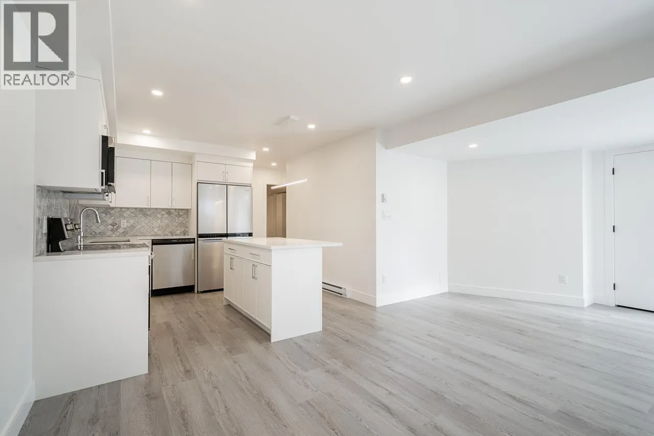 2637 SANDSTONE CRESCENT