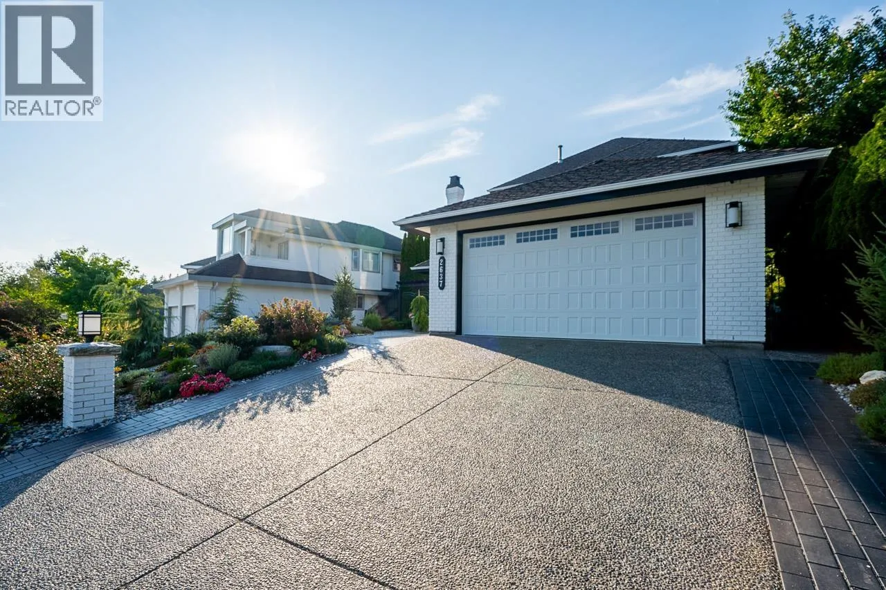 2637 SANDSTONE CRESCENT