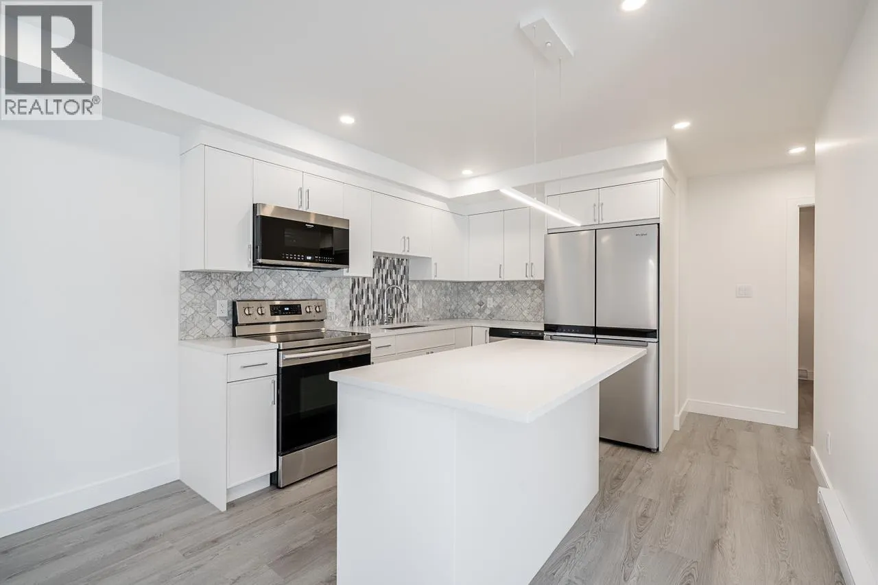 2637 SANDSTONE CRESCENT