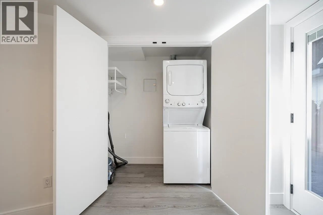 2637 SANDSTONE CRESCENT