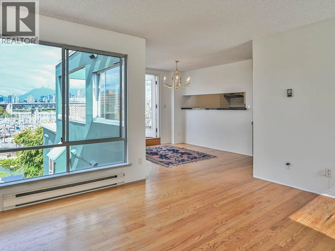 604 1508 MARINER WALK