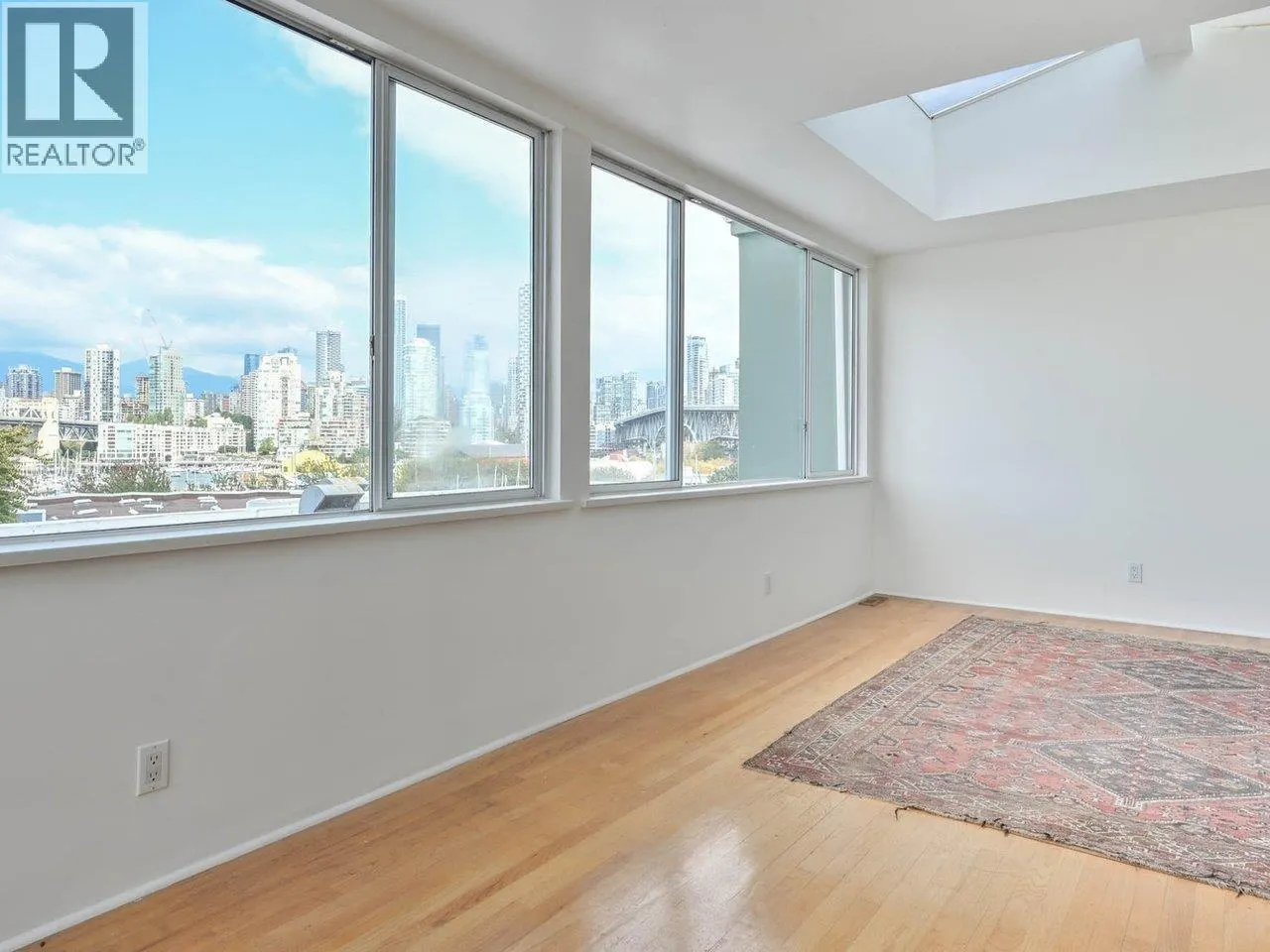 604 1508 MARINER WALK