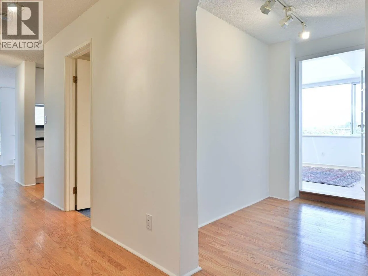 604 1508 MARINER WALK