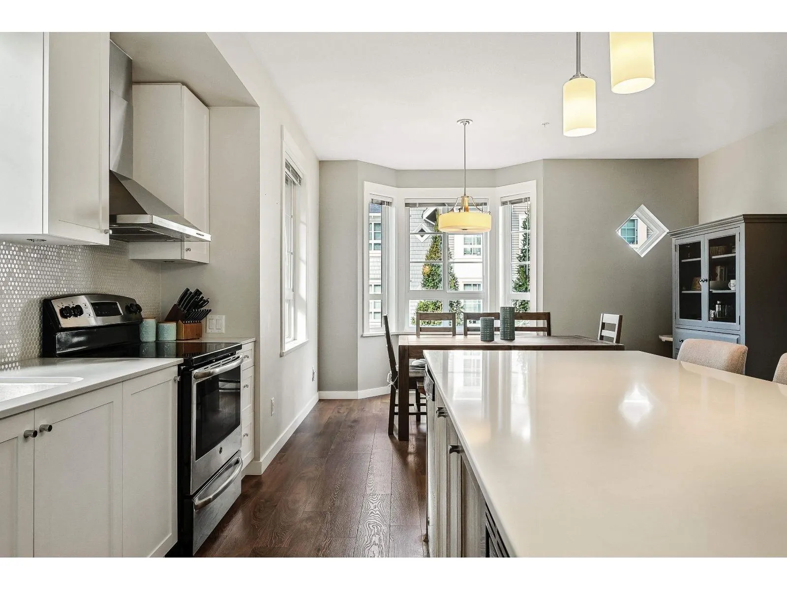65 8476 207A STREET
