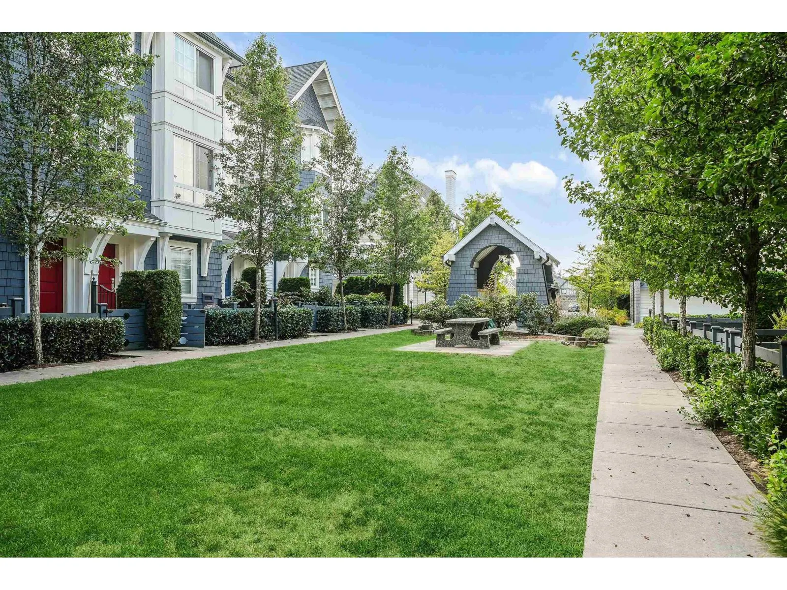65 8476 207A STREET