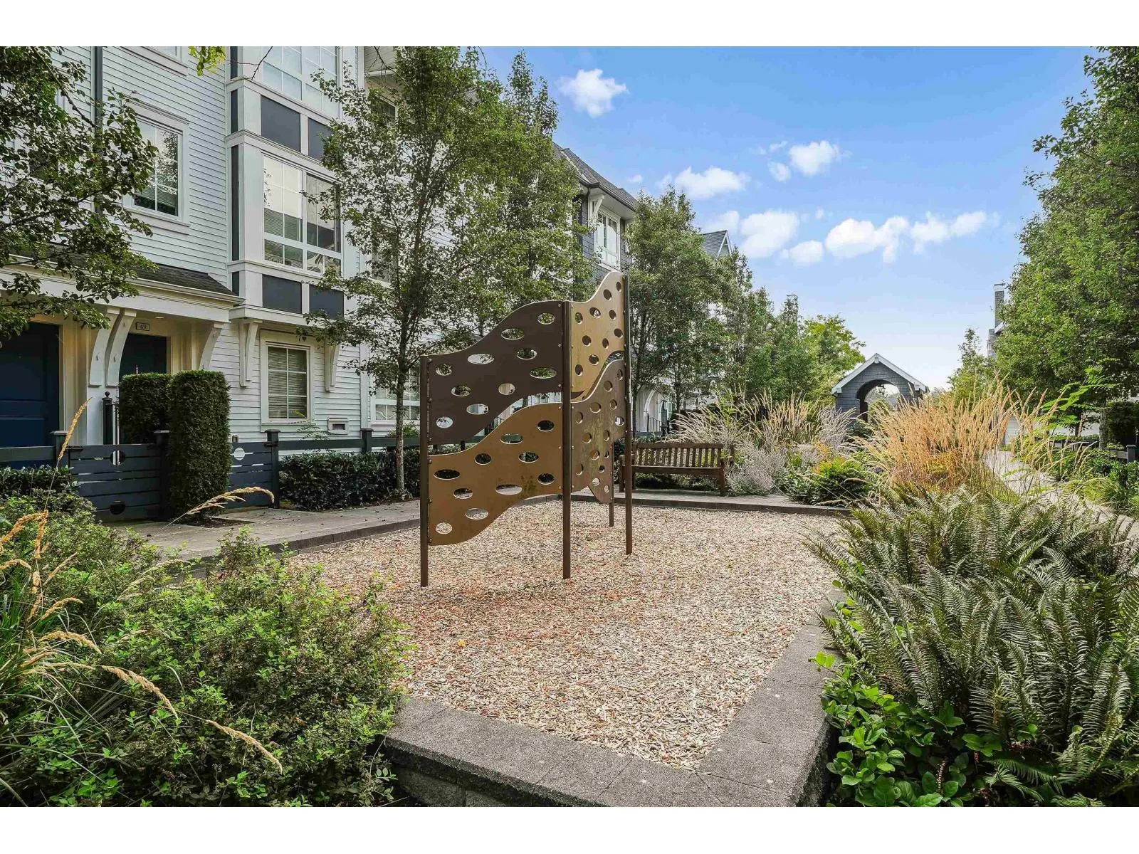 65 8476 207A STREET