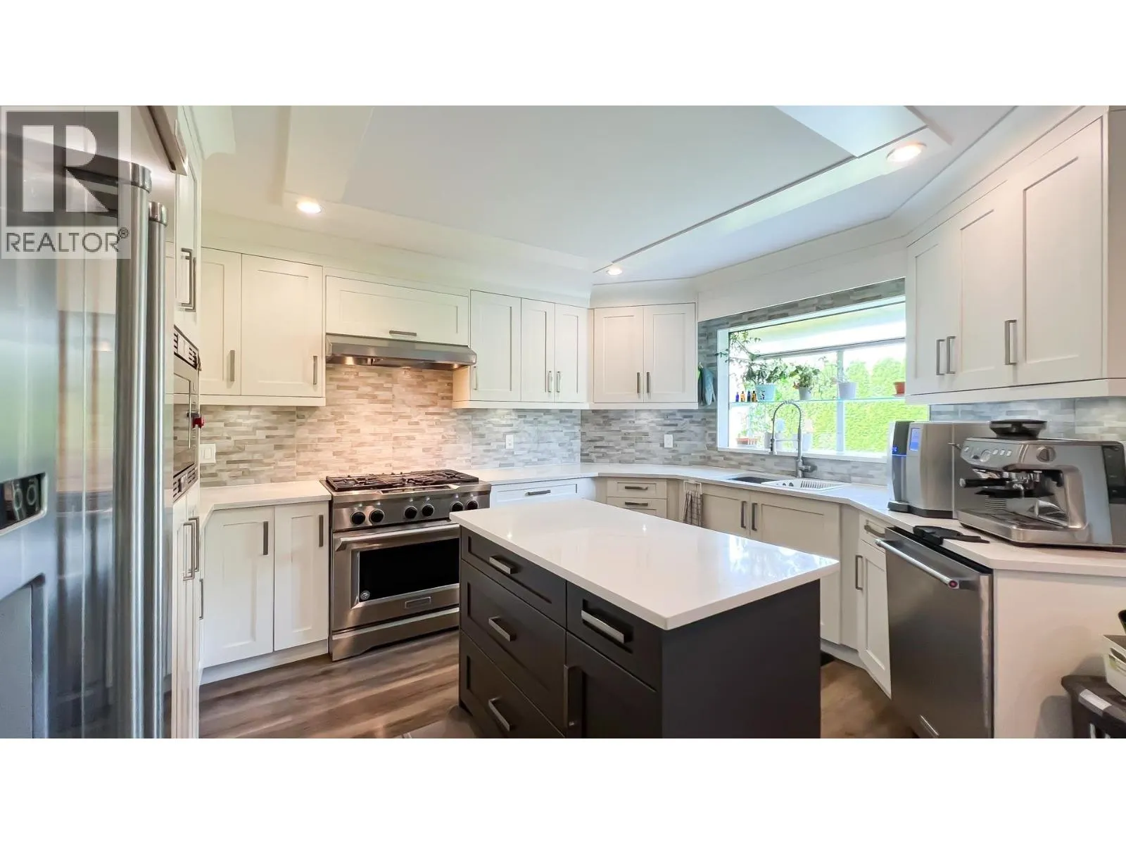 12220 PHOENIX DRIVE