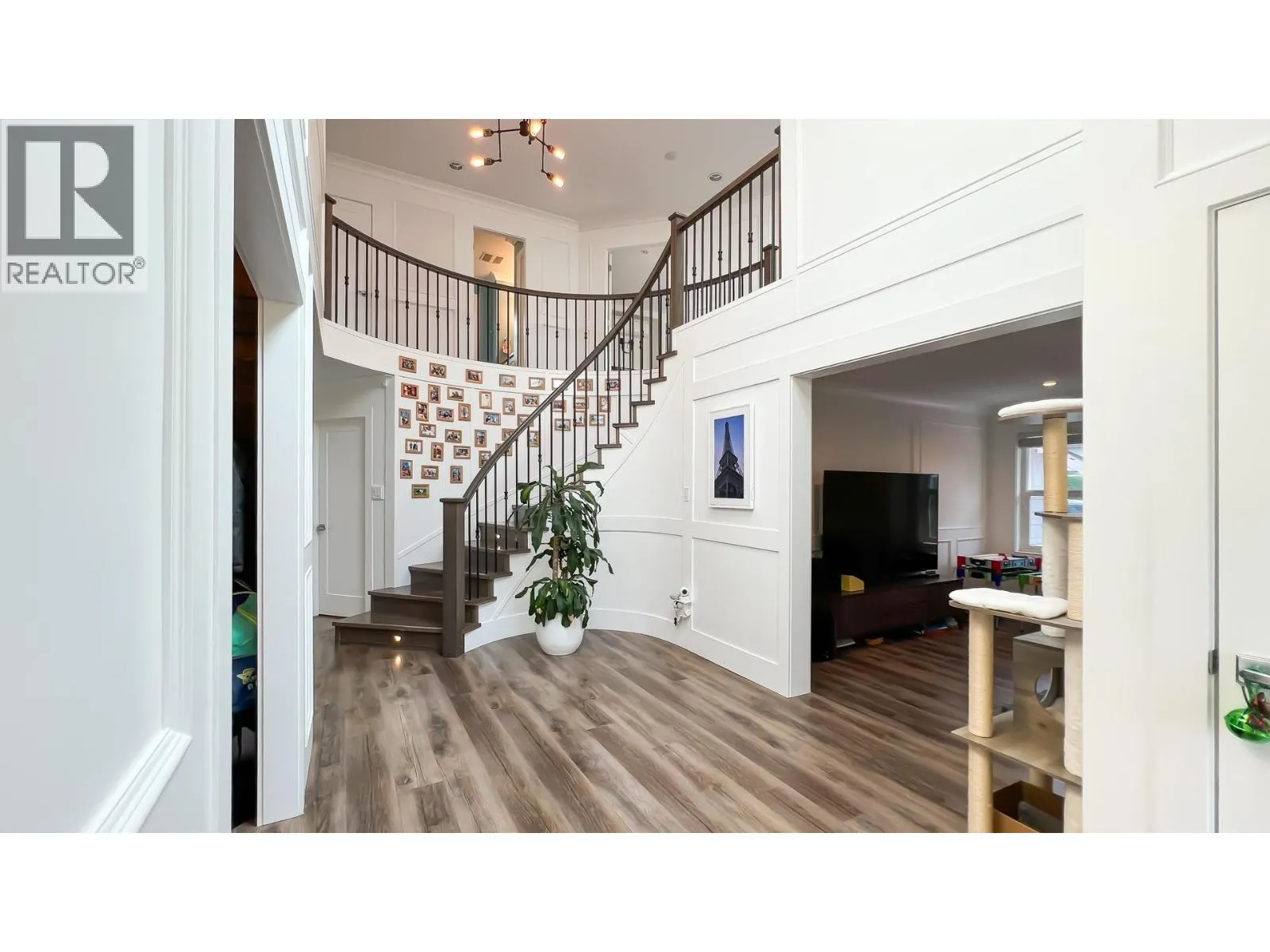 12220 PHOENIX DRIVE