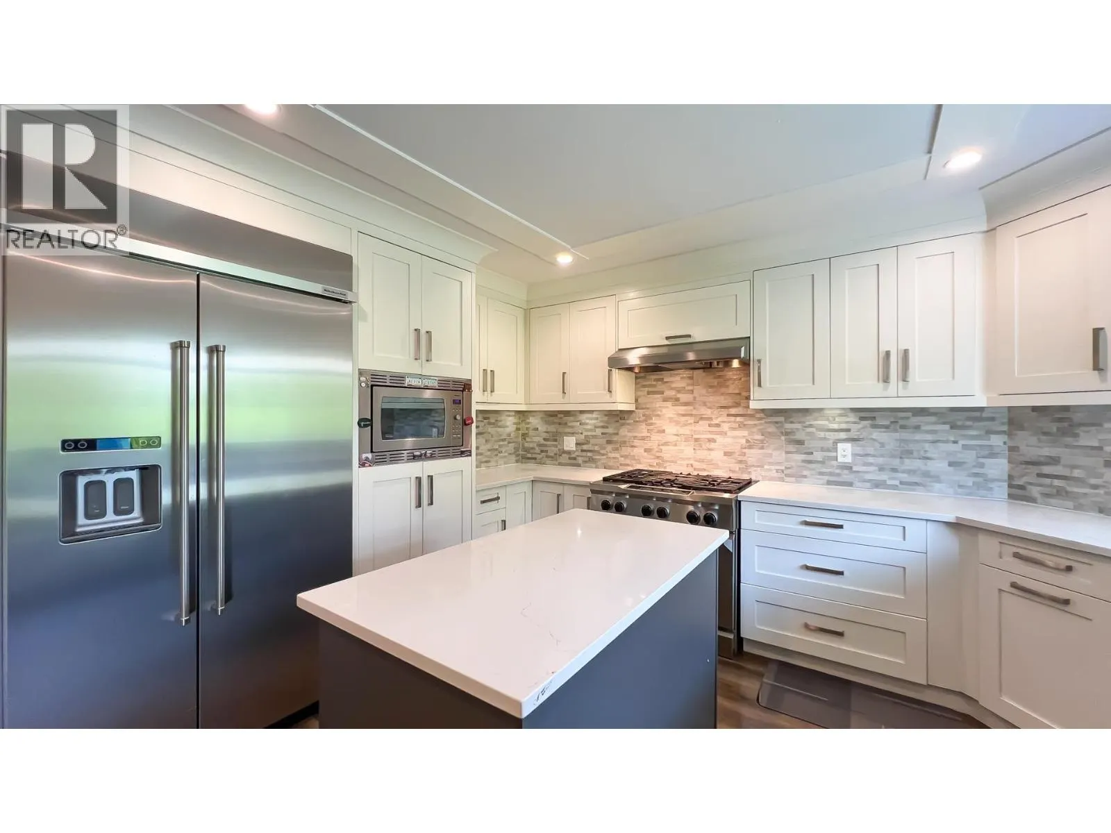 12220 PHOENIX DRIVE