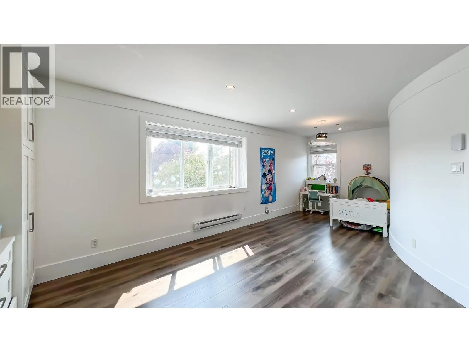 12220 PHOENIX DRIVE