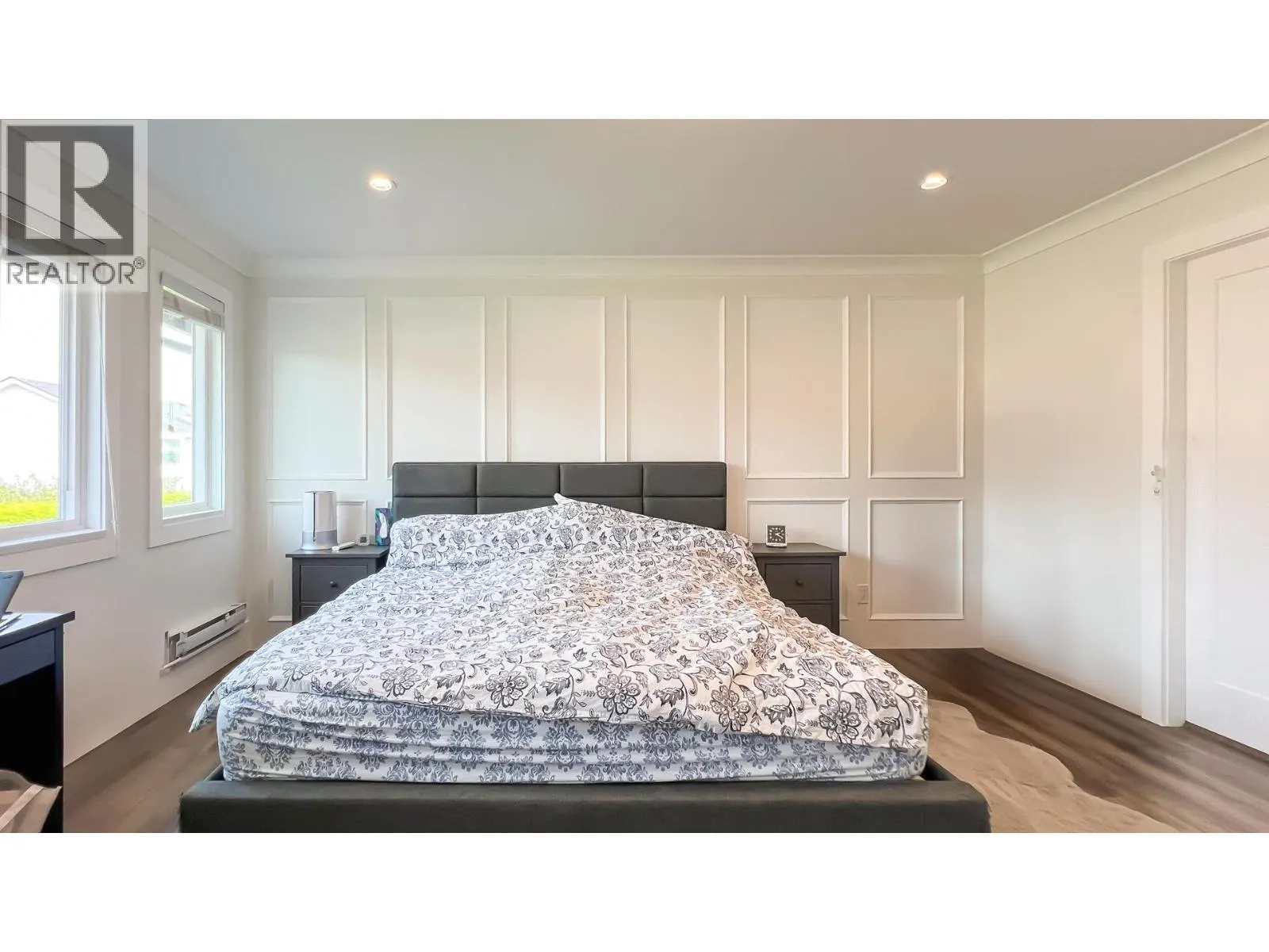 12220 PHOENIX DRIVE
