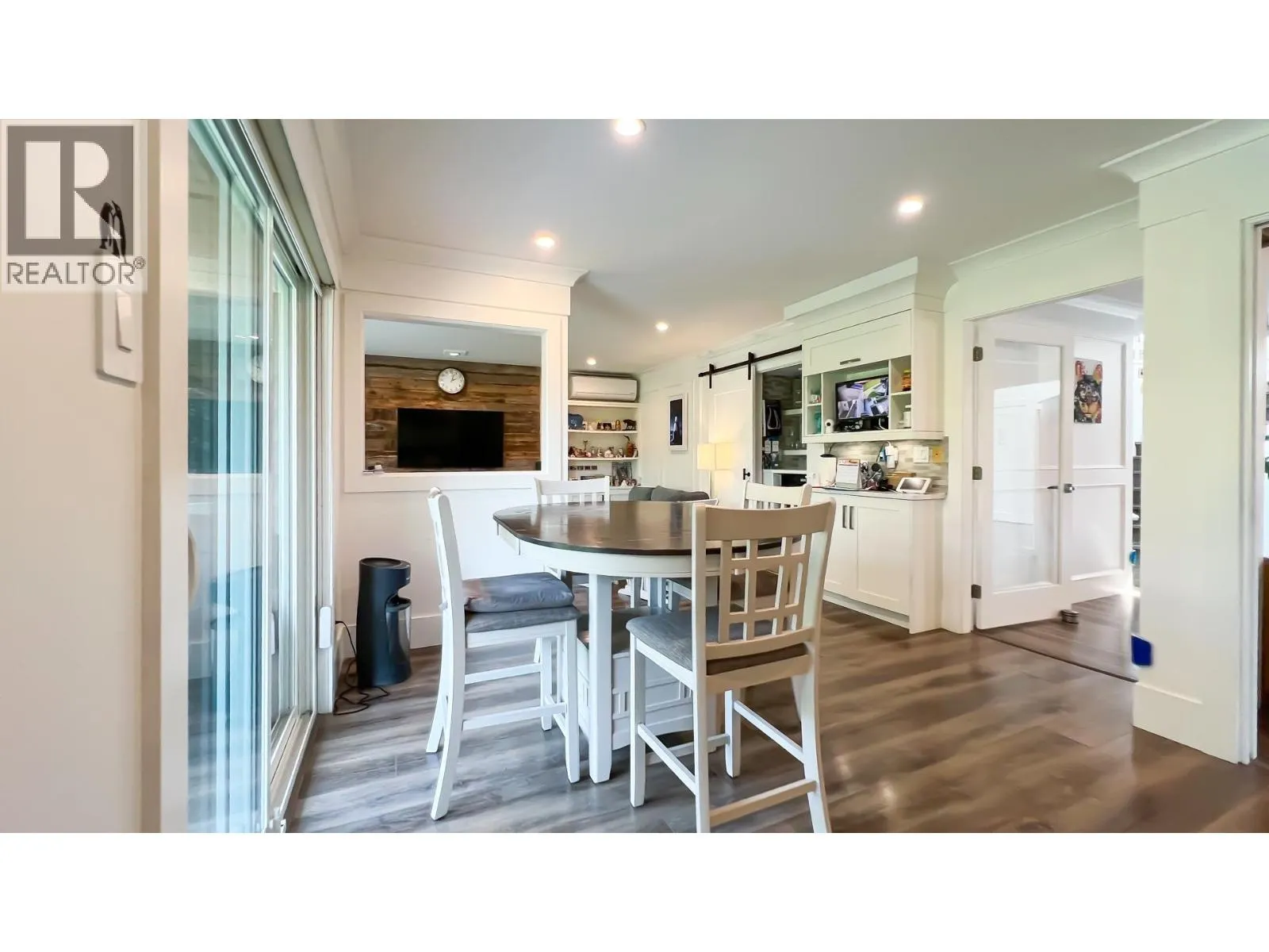 12220 PHOENIX DRIVE