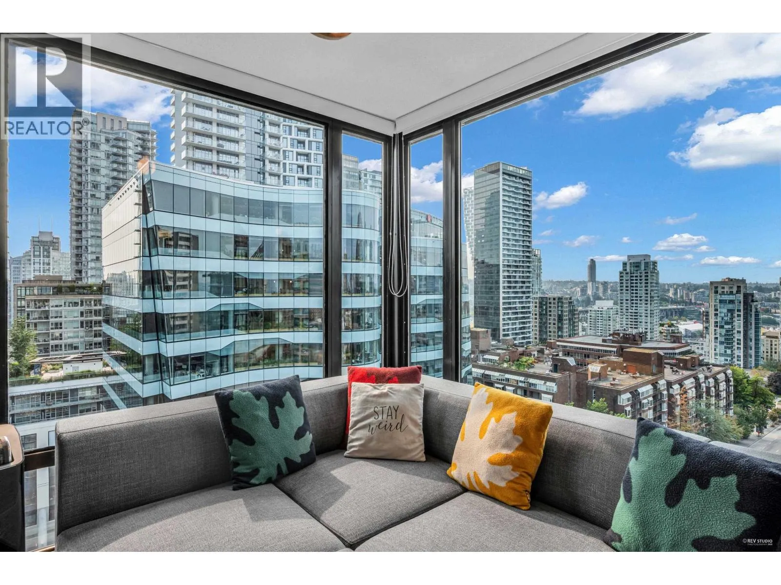 1504 1003 BURNABY STREET