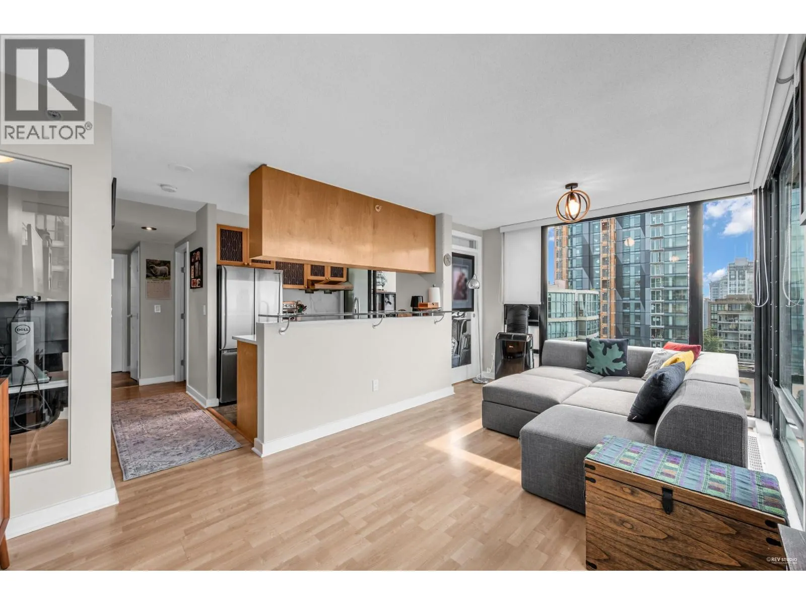 1504 1003 BURNABY STREET