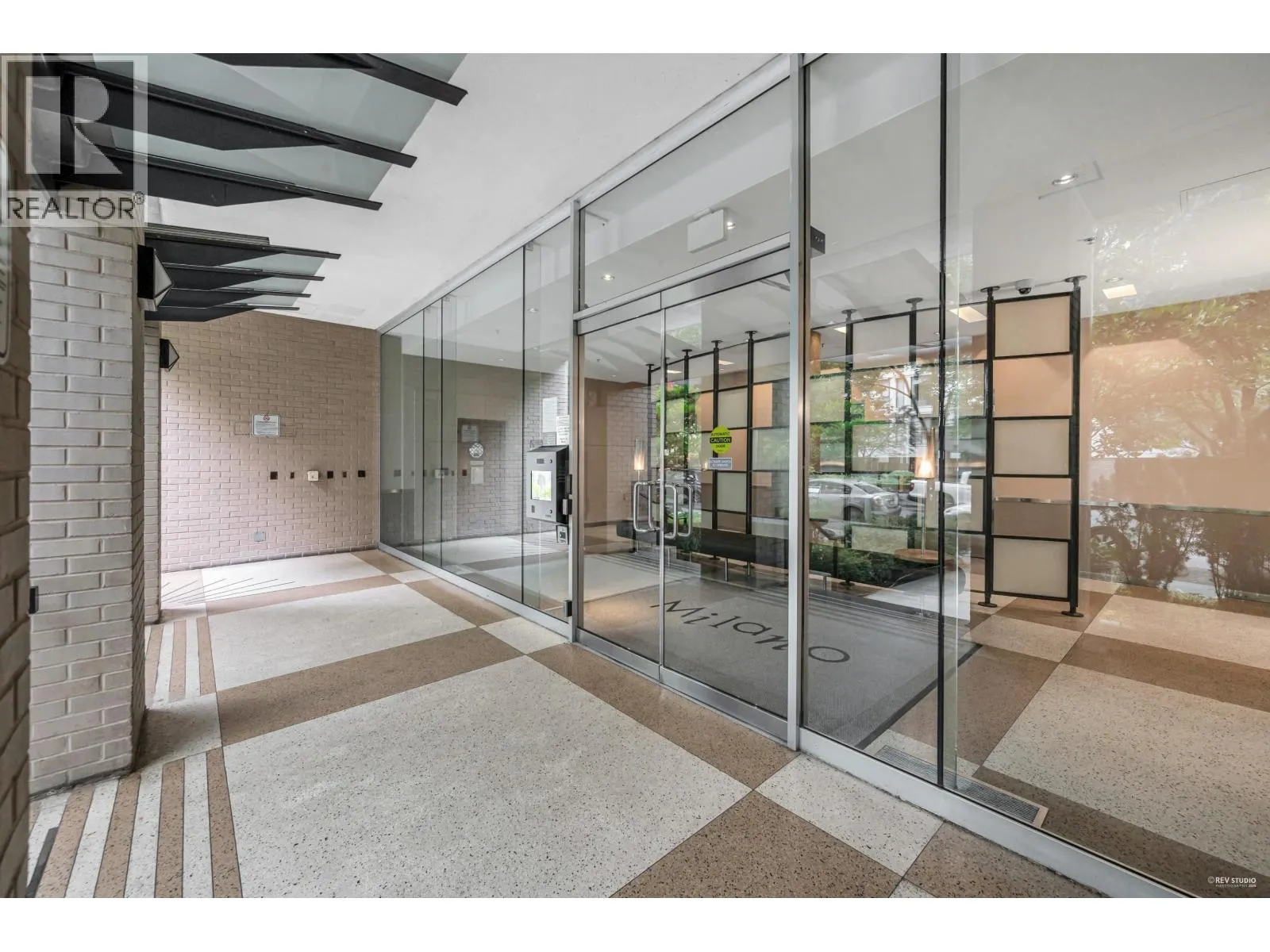 1504 1003 BURNABY STREET