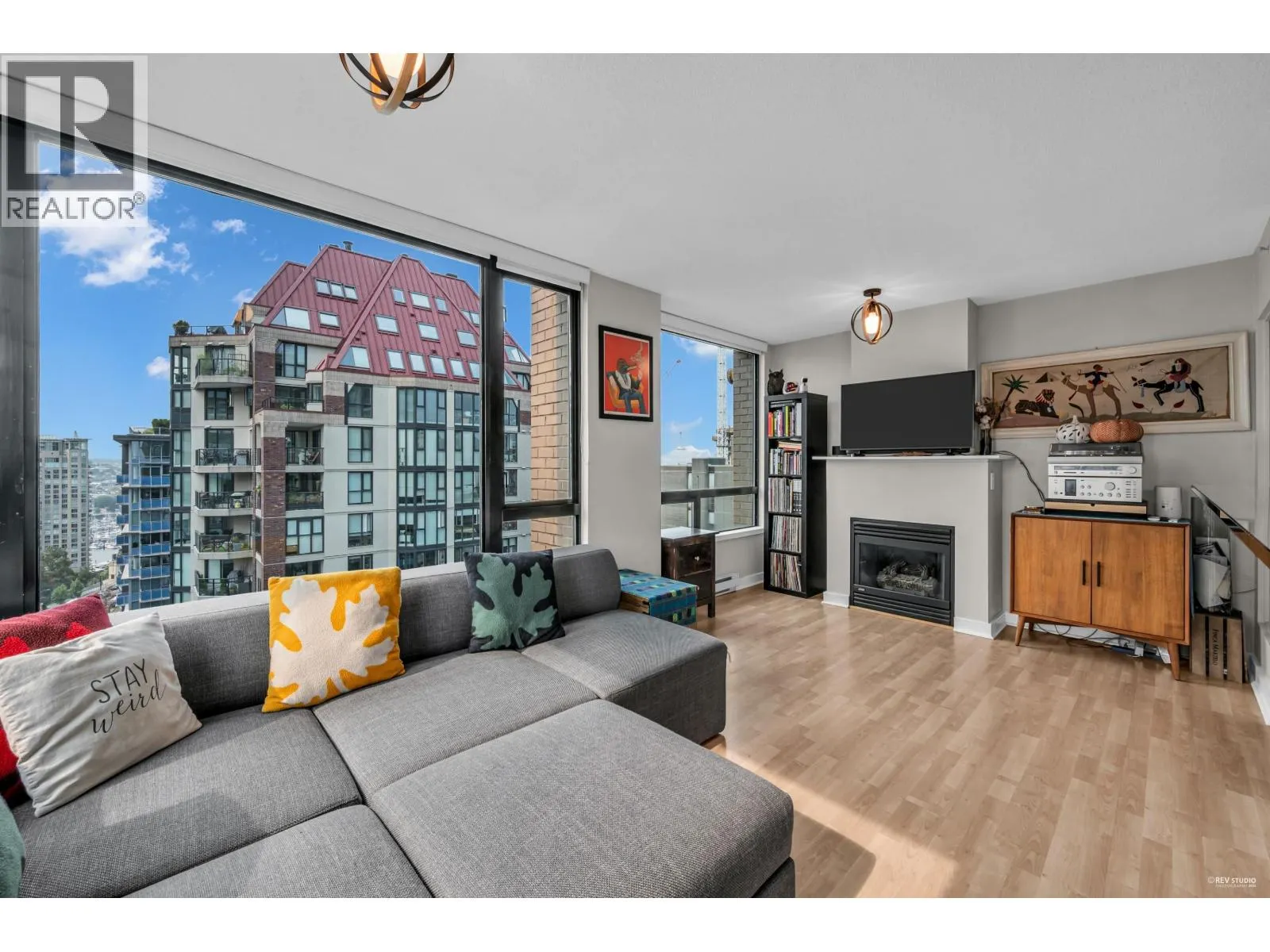 1504 1003 BURNABY STREET