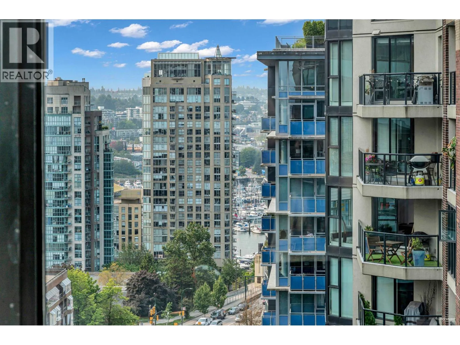 1504 1003 BURNABY STREET