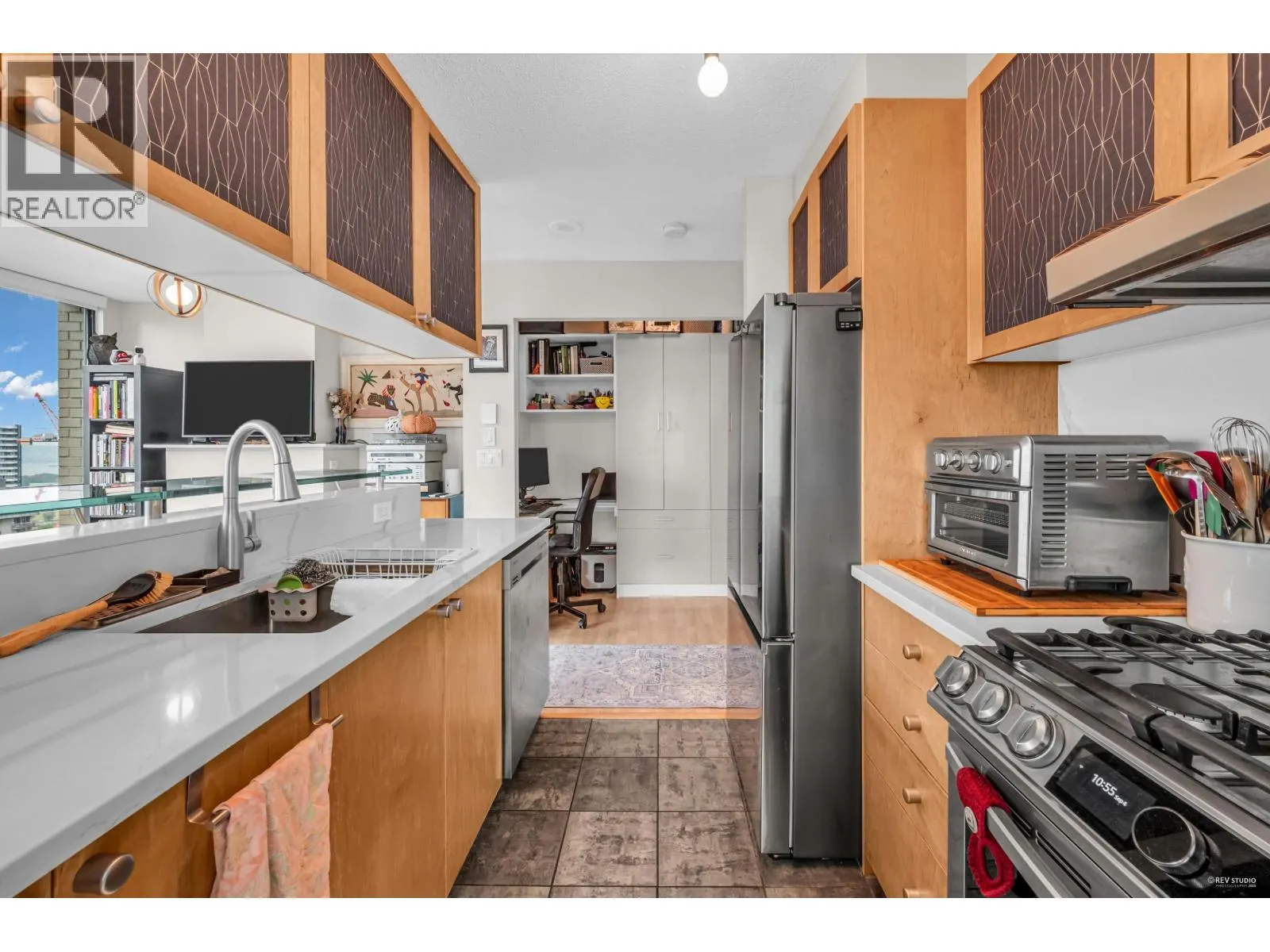 1504 1003 BURNABY STREET