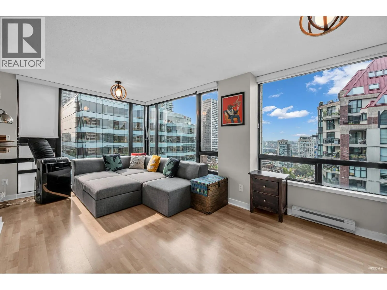 1504 1003 BURNABY STREET