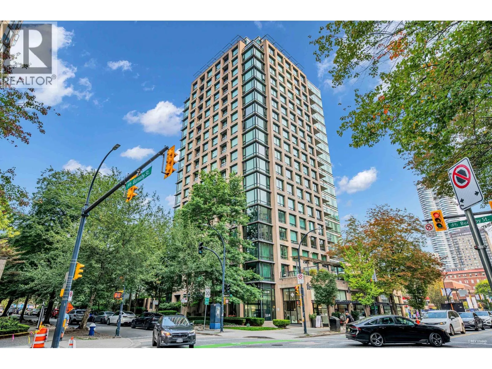 1504 1003 BURNABY STREET