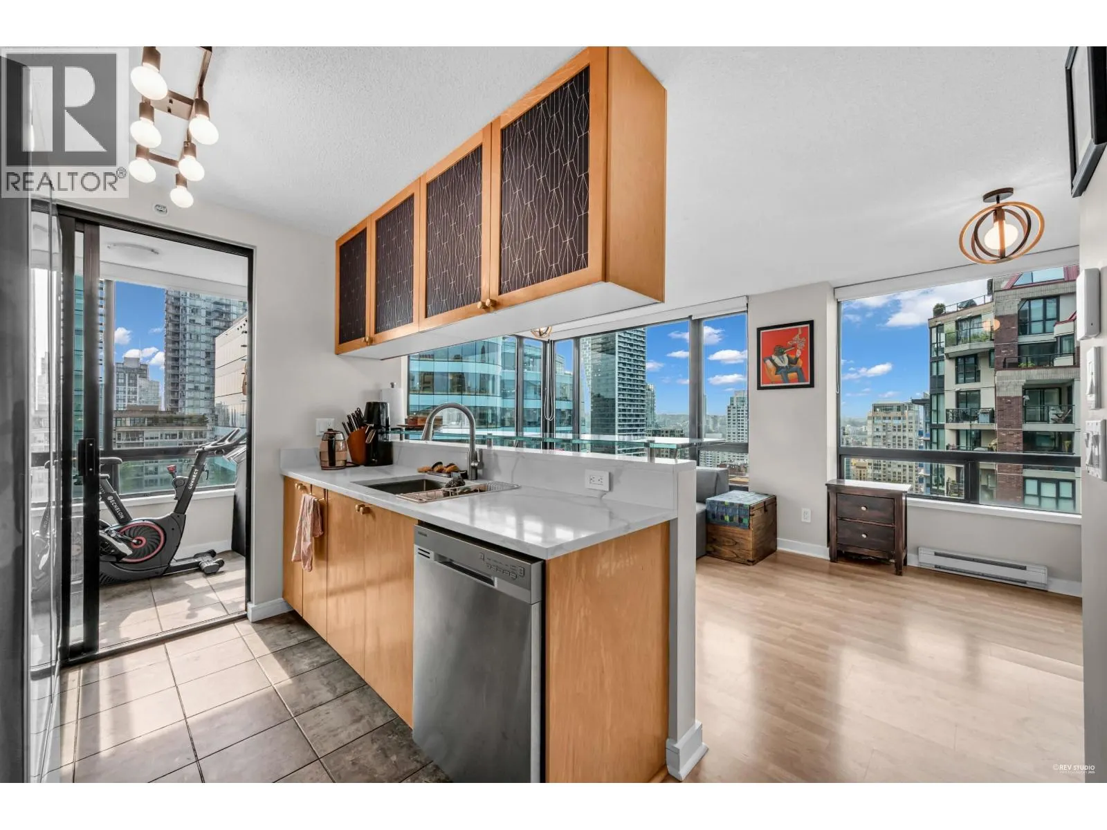 1504 1003 BURNABY STREET