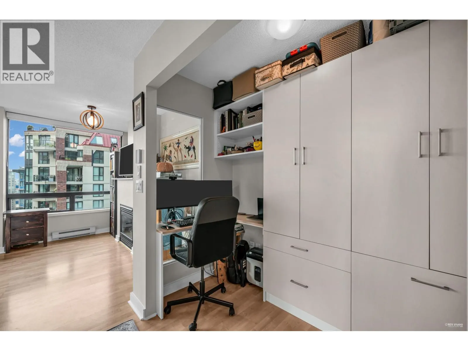 1504 1003 BURNABY STREET