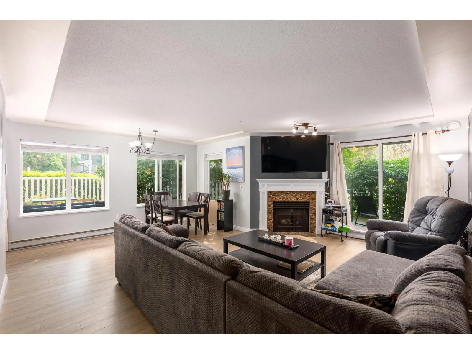 102 20433 53 AVENUE