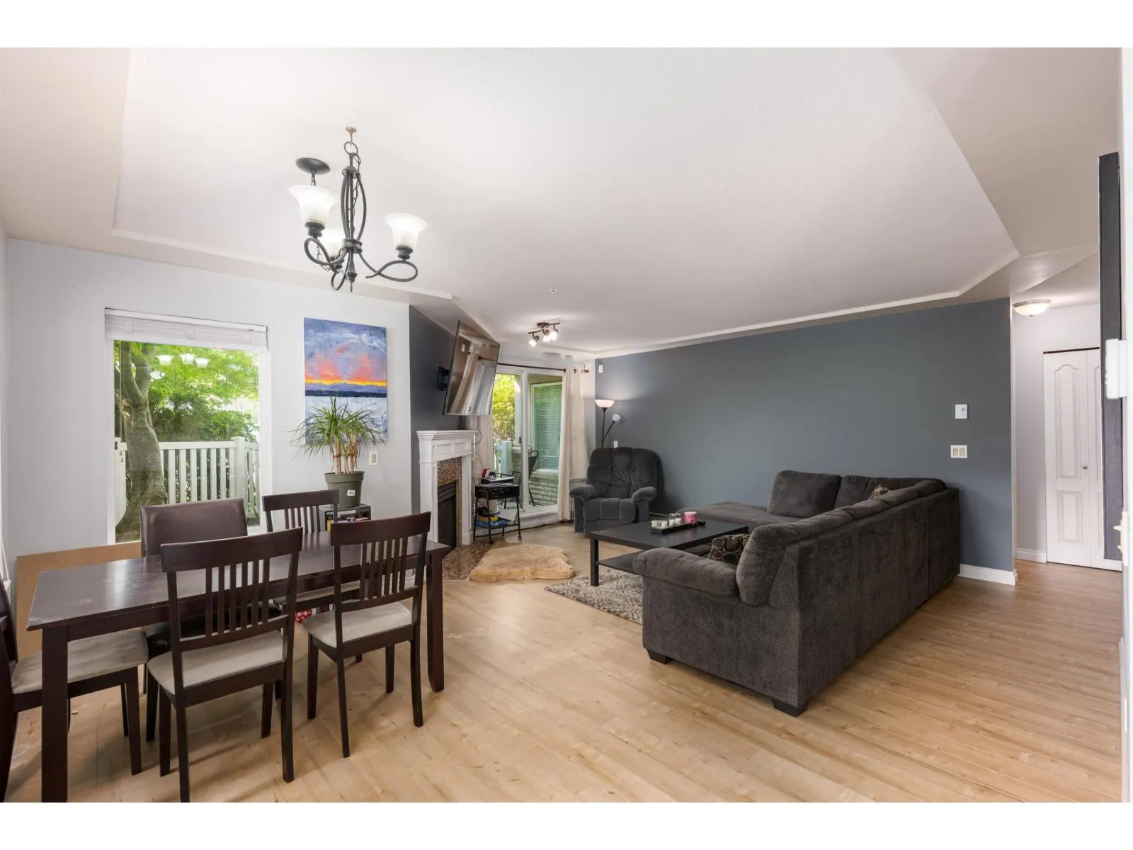 102 20433 53 AVENUE