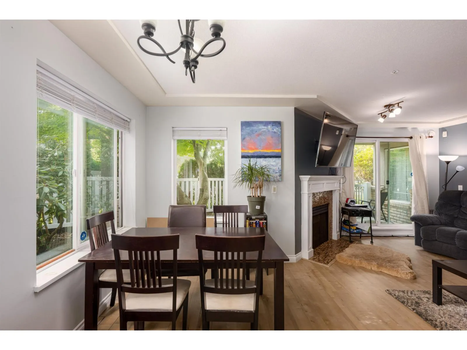 102 20433 53 AVENUE