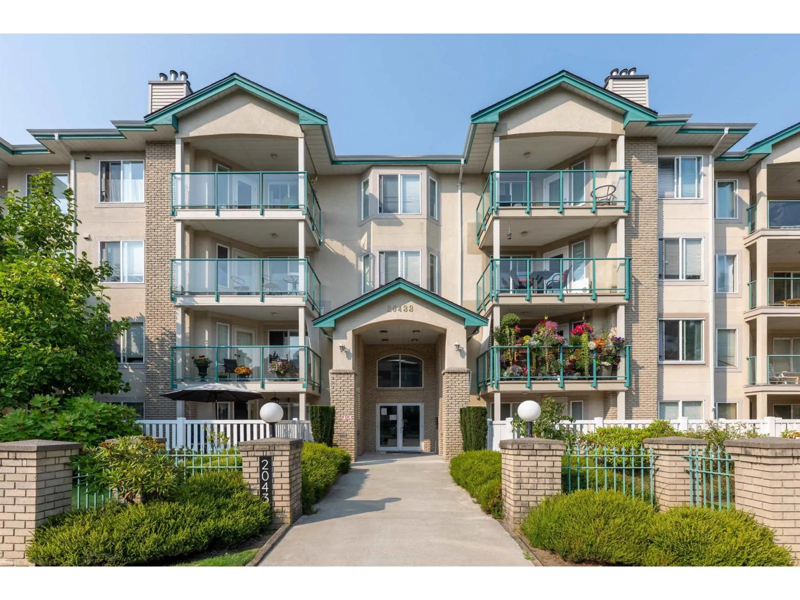 102 20433 53 AVENUE