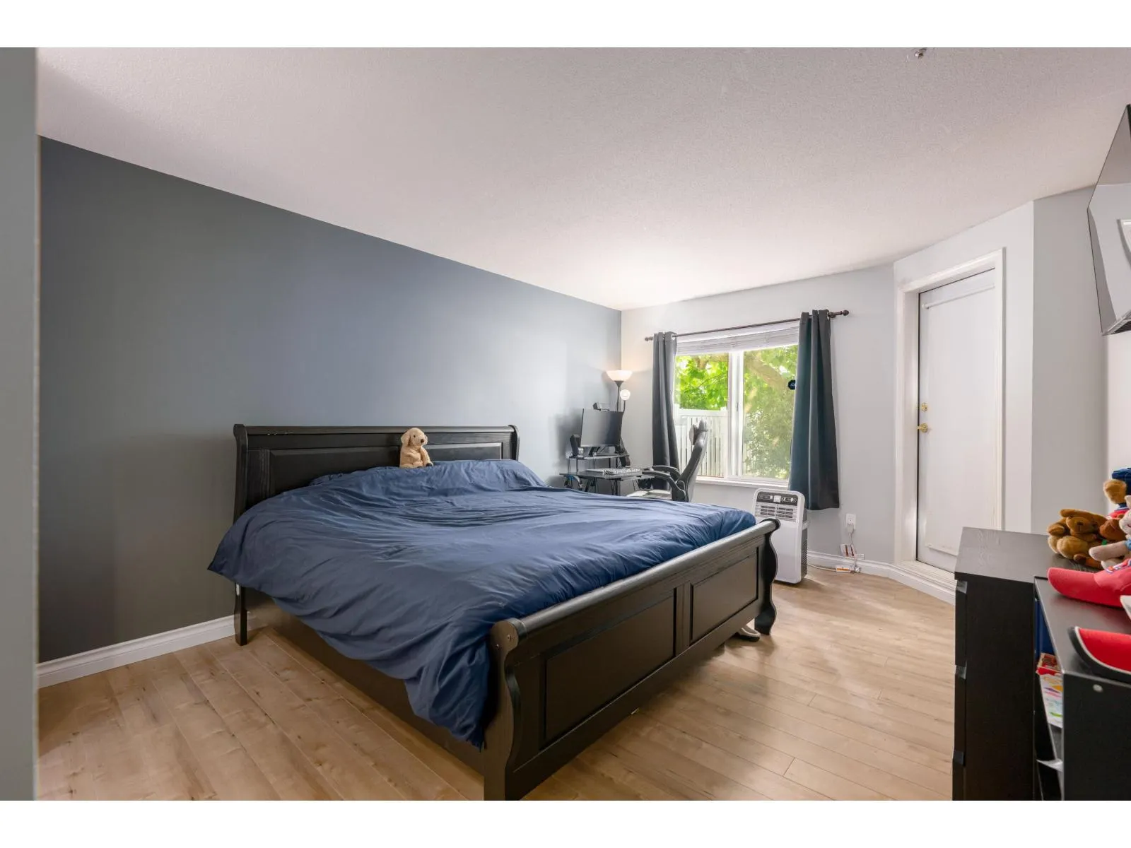 102 20433 53 AVENUE
