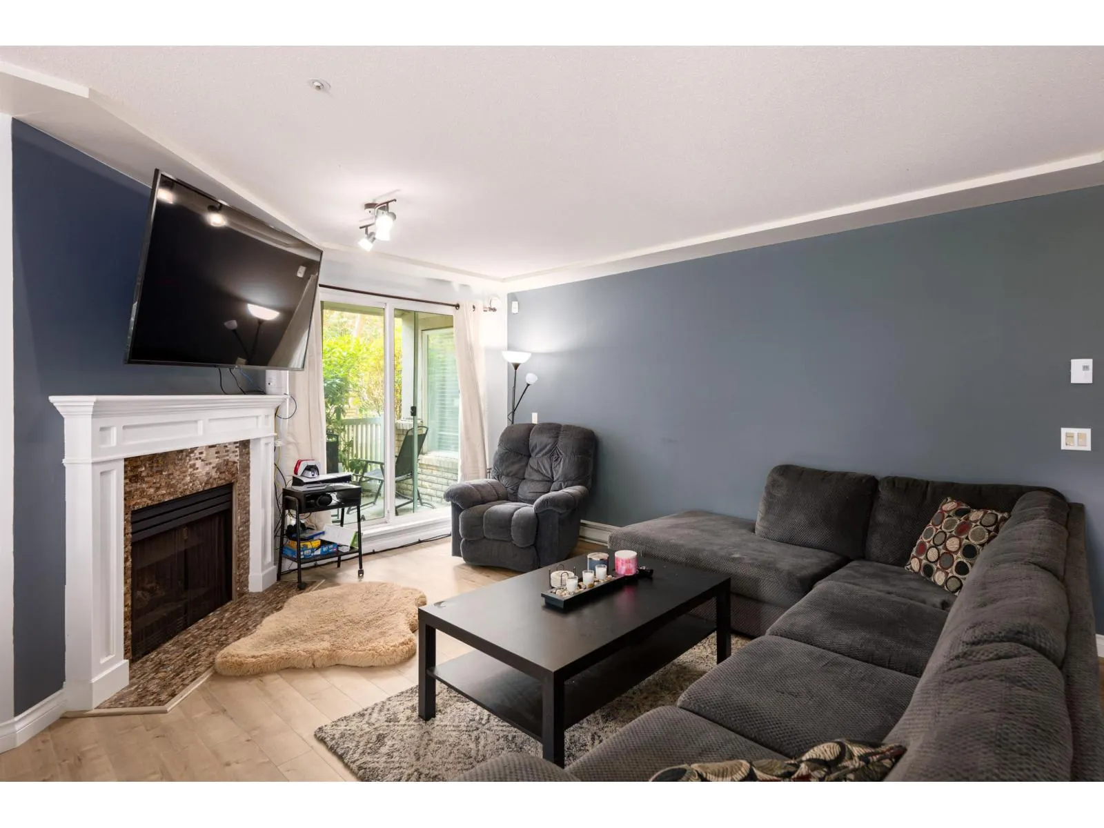 102 20433 53 AVENUE