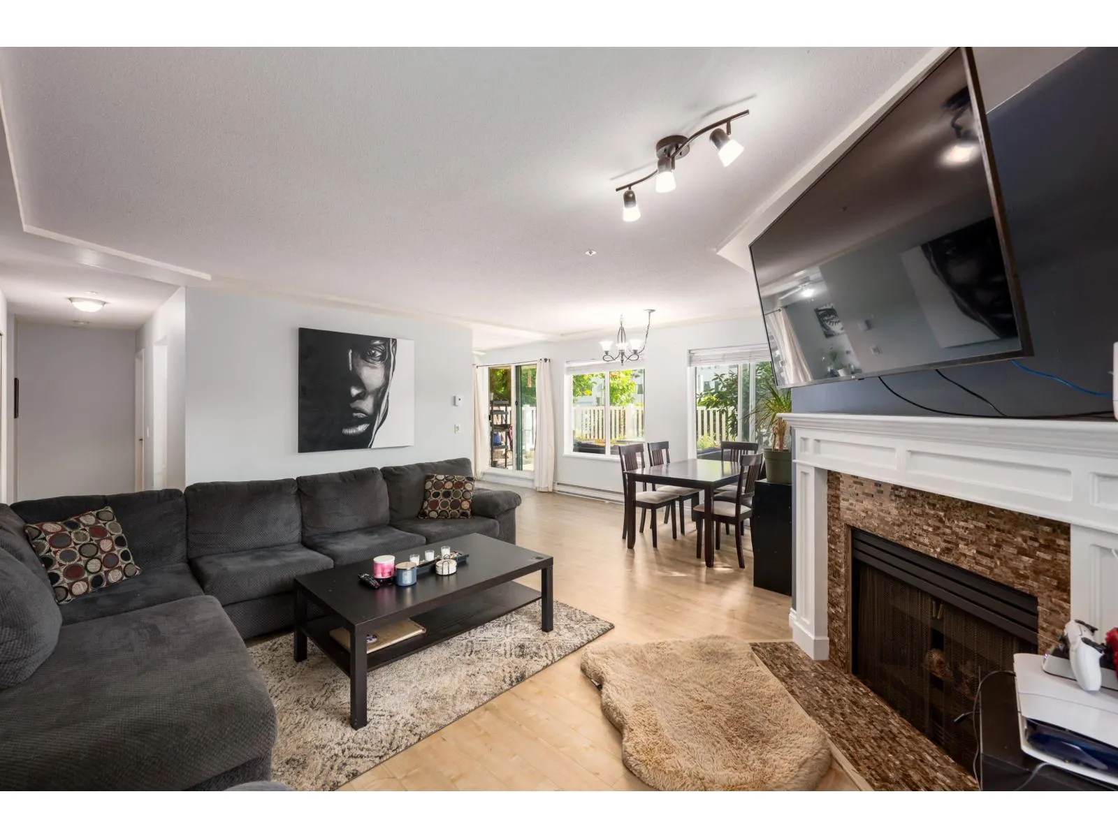 102 20433 53 AVENUE