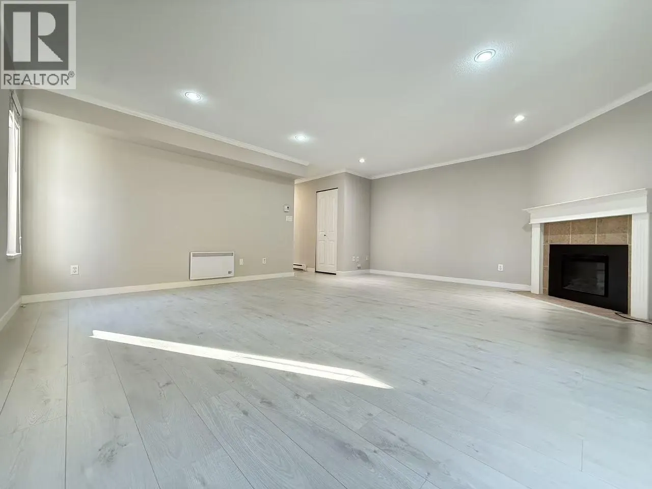 23 6100 TIFFANY BOULEVARD
