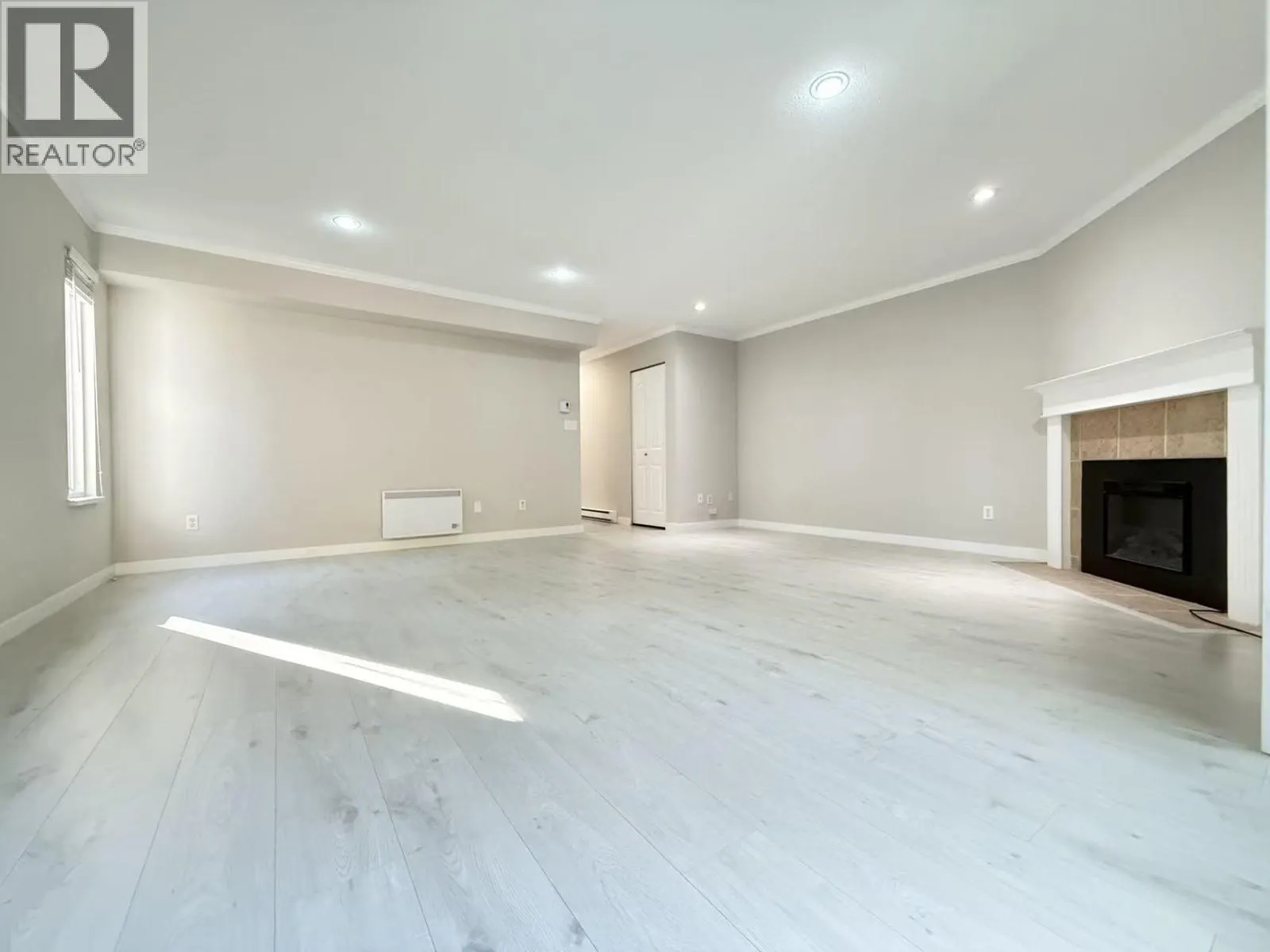 23 6100 TIFFANY BOULEVARD
