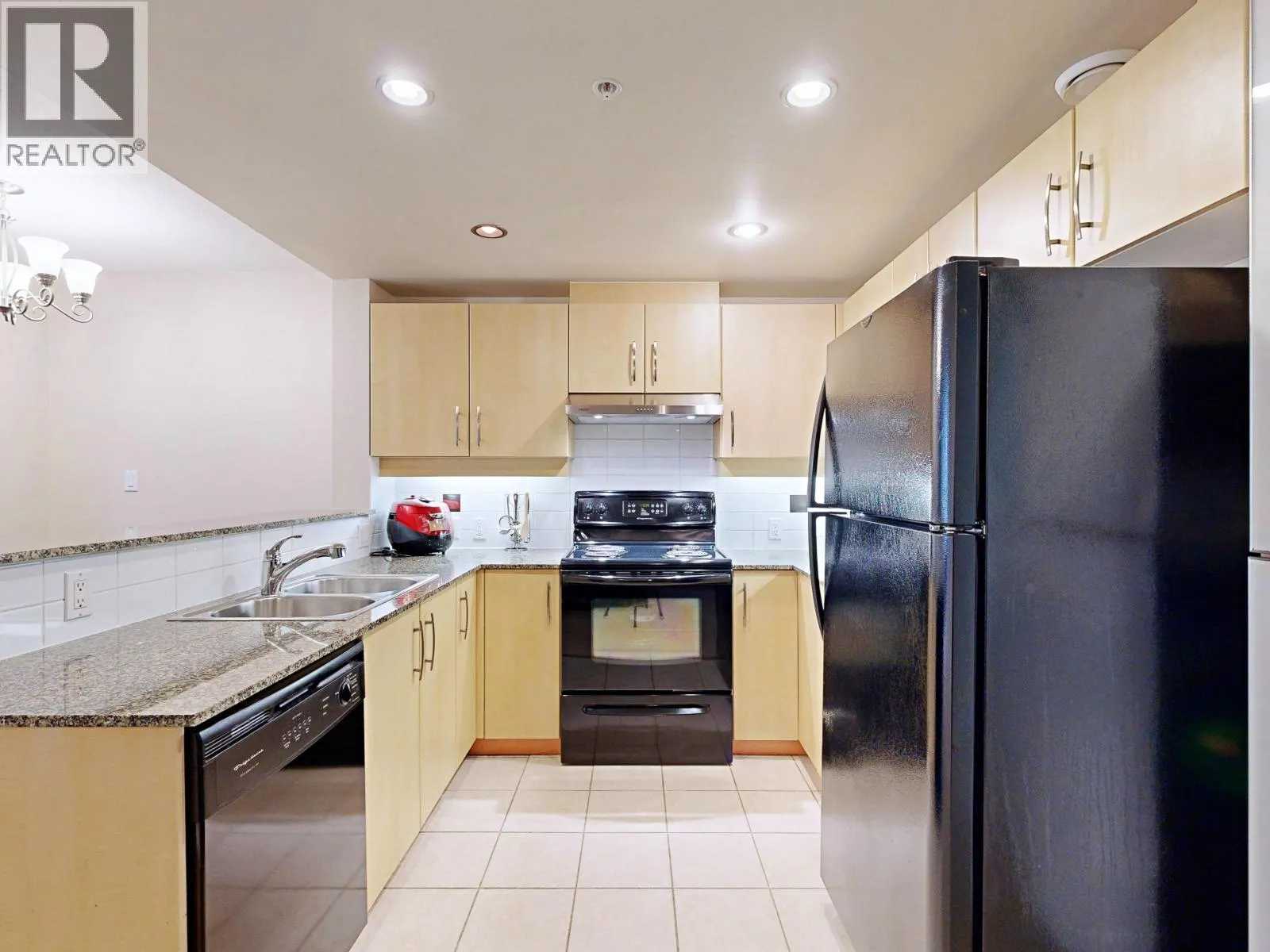 101 9298 UNIVERSITY CRESCENT