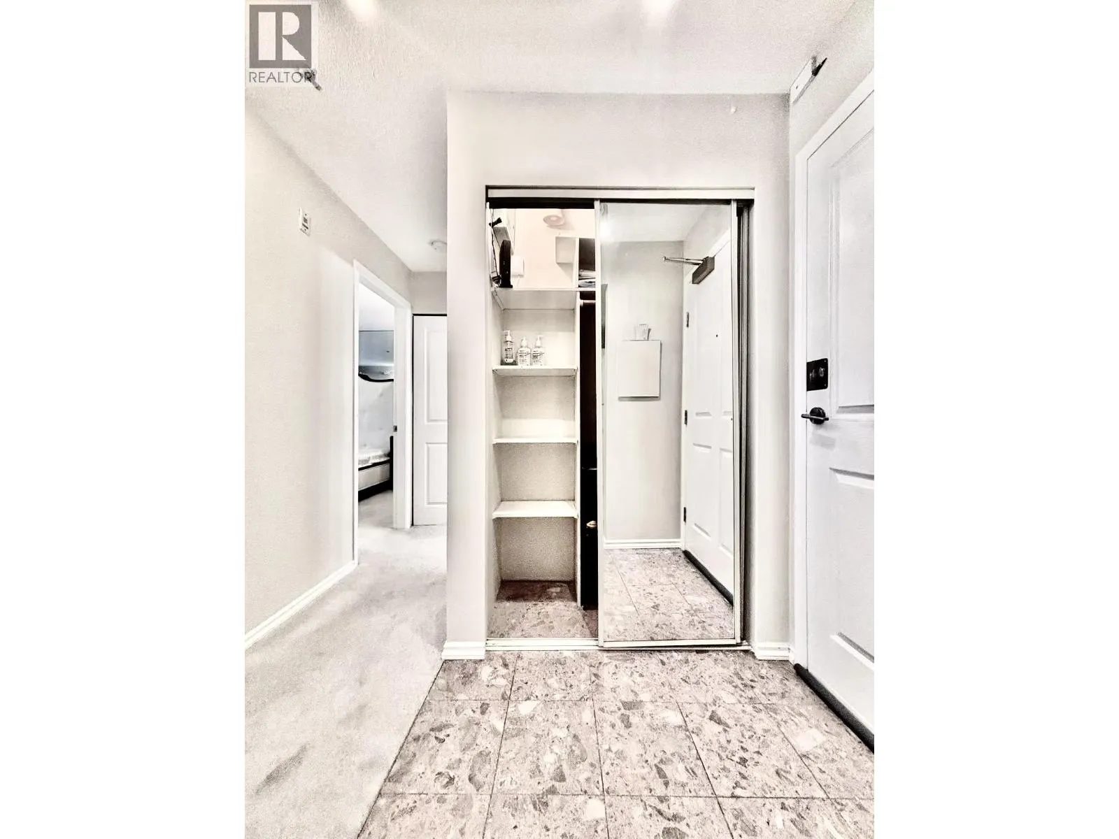 213 525 WHEELHOUSE SQUARE