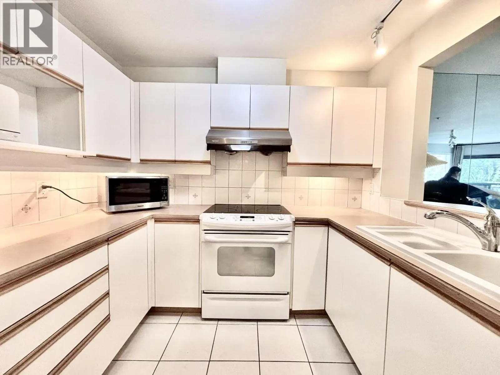 213 525 WHEELHOUSE SQUARE