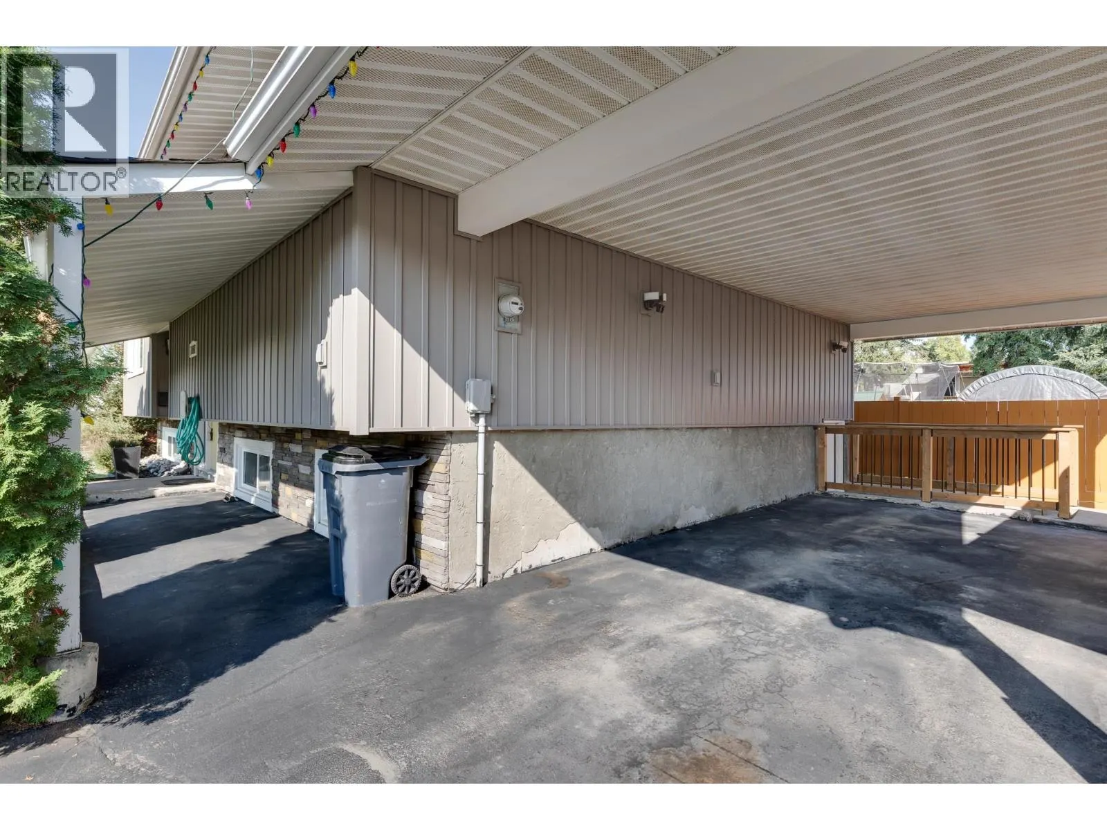 7662 LEMOYNE DRIVE