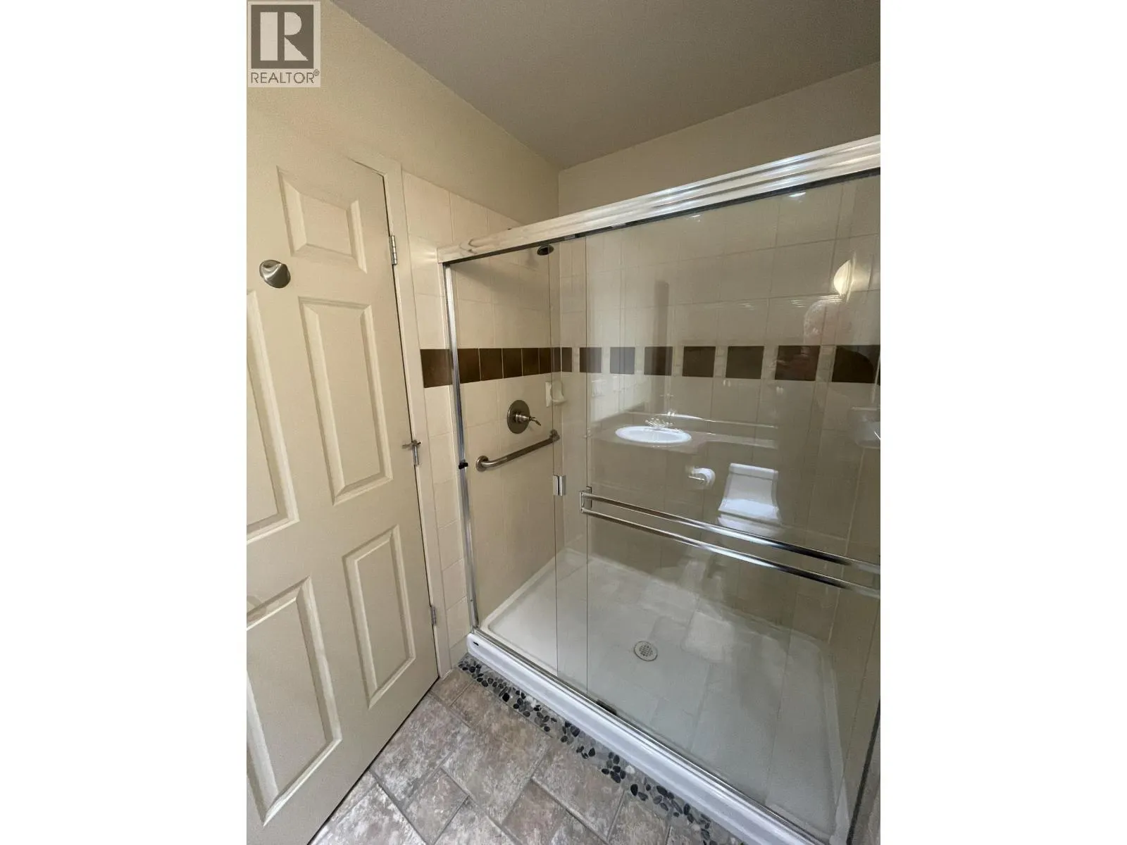 207 580 RAVEN WOODS DRIVE