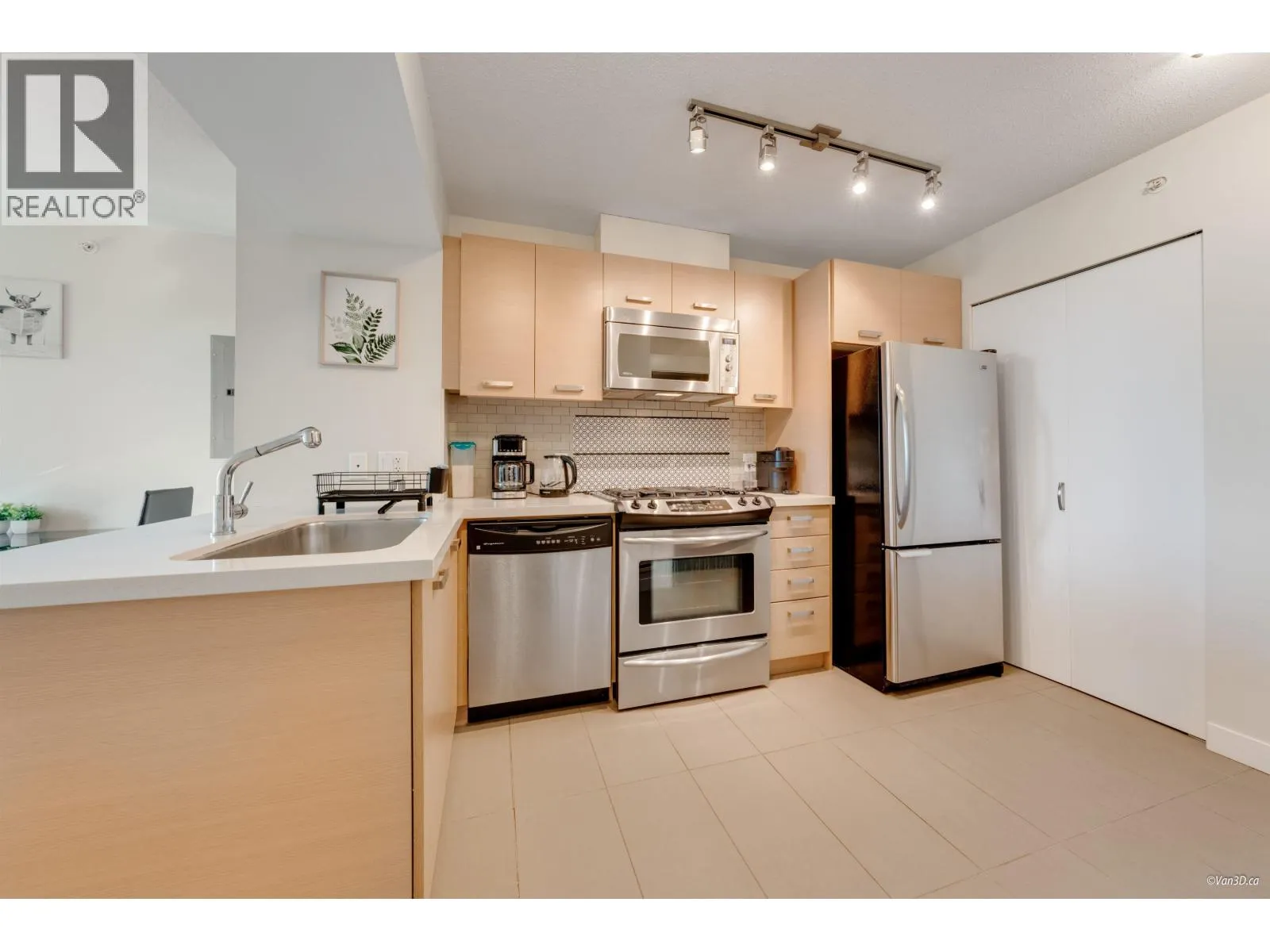 612 8033 SABA ROAD