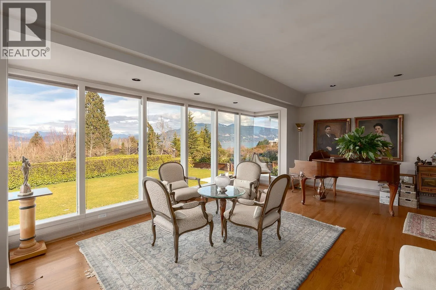 1516 WESBROOK CRESCENT
